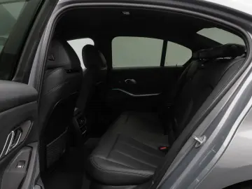 BMW 330e M Sport Kamera HUD DAB H K DrivAssis 19Zoll