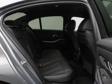 BMW 330e M Sport Kamera HUD DAB H K DrivAssis 19Zoll