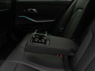 BMW 330e M Sport Kamera HUD DAB H K DrivAssis 19Zoll