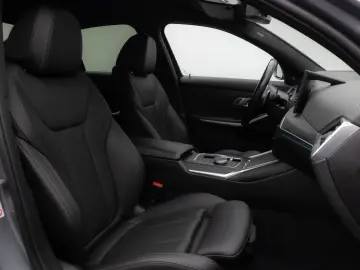 BMW 330e M Sport Kamera HUD DAB H K DrivAssis 19Zoll