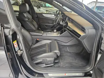 AUDI A7 Sportback 55 TFSIe quattro S-Line HD-MATRIX