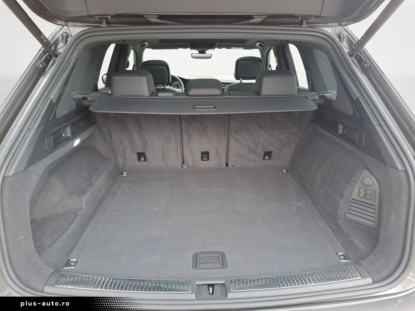 VW Touareg 3.0 V6 TDI 4Motion tiptronic R Line