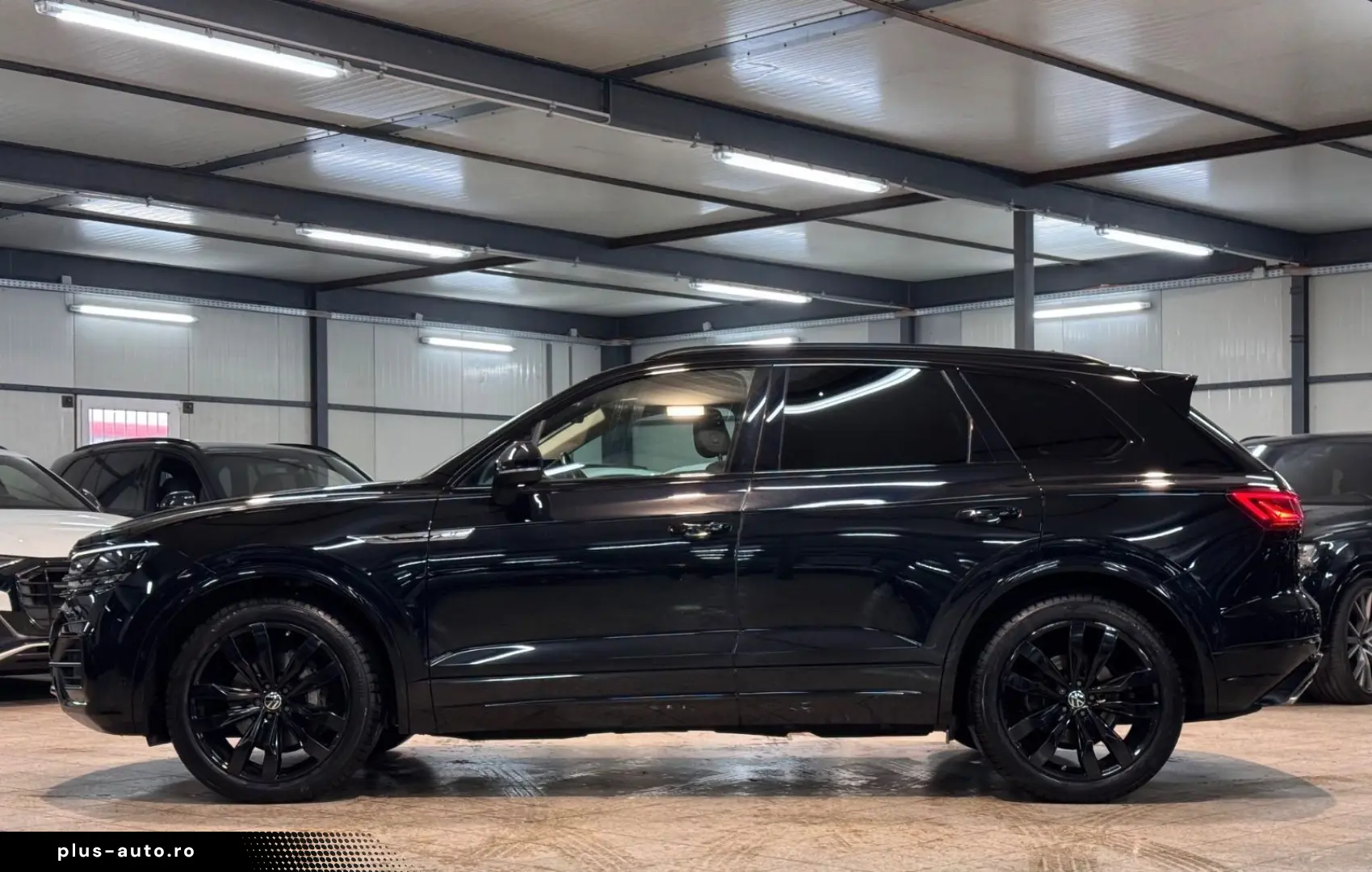 VW Touareg 4M R LINE DYN VIR AHK MTRX BLACK STHZ