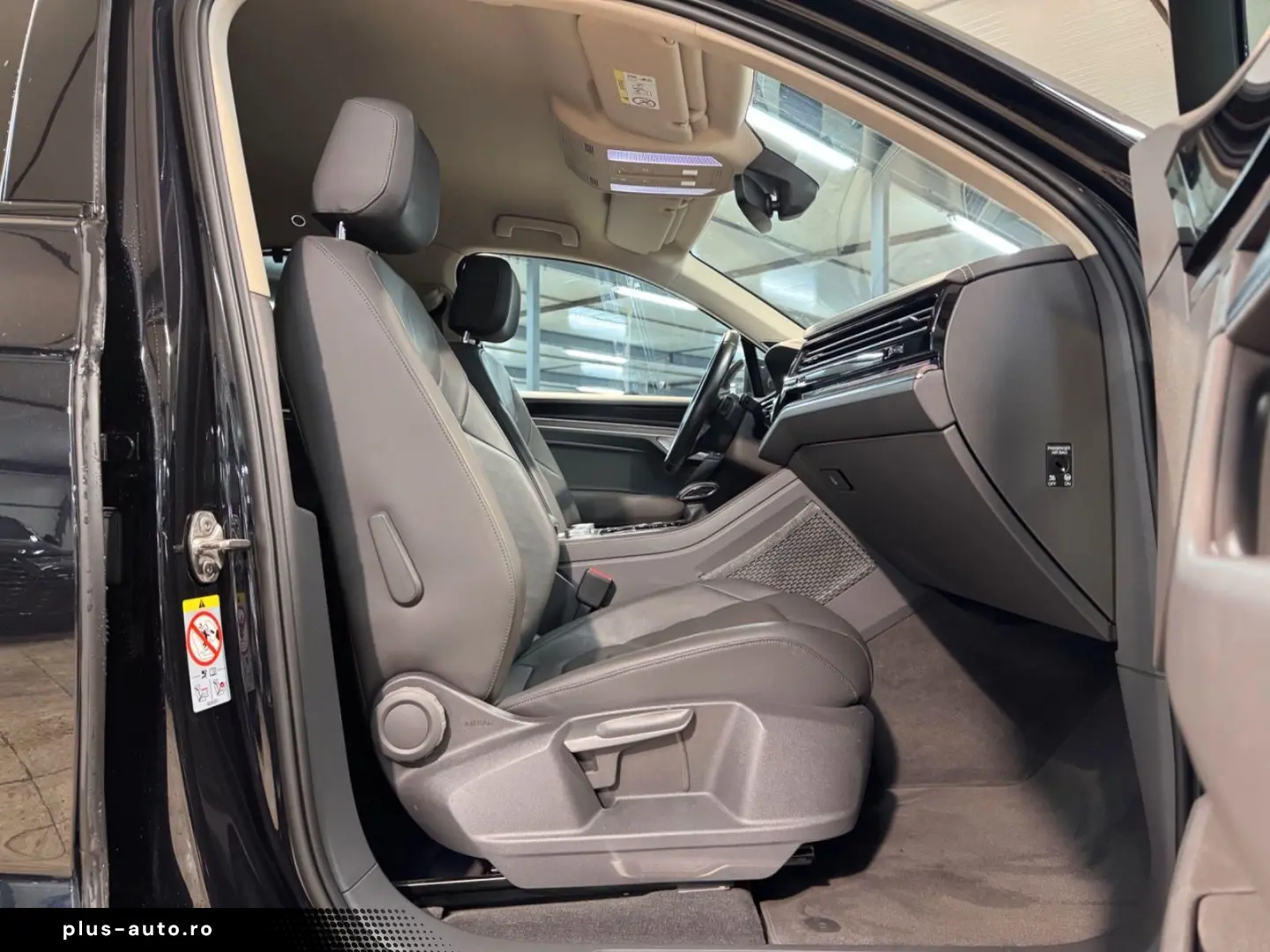 VW Touareg 4M R LINE DYN VIR AHK MTRX BLACK STHZ