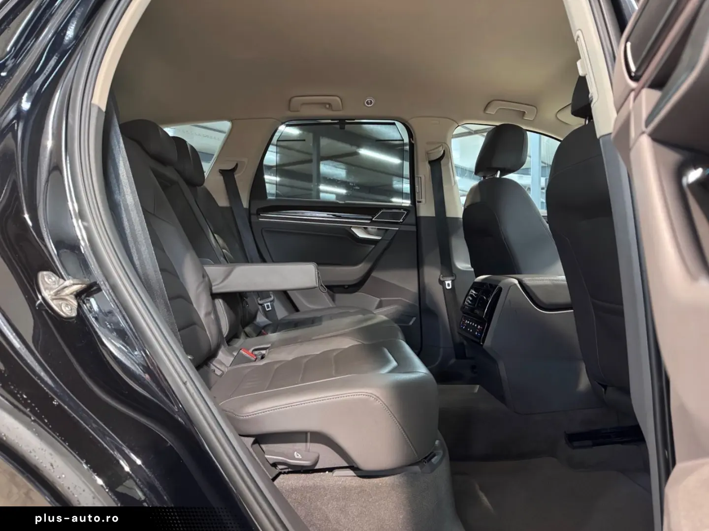 VW Touareg 4M R LINE DYN VIR AHK MTRX BLACK STHZ