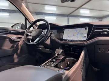 VW Touareg 4M R LINE DYN VIR AHK MTRX BLACK STHZ