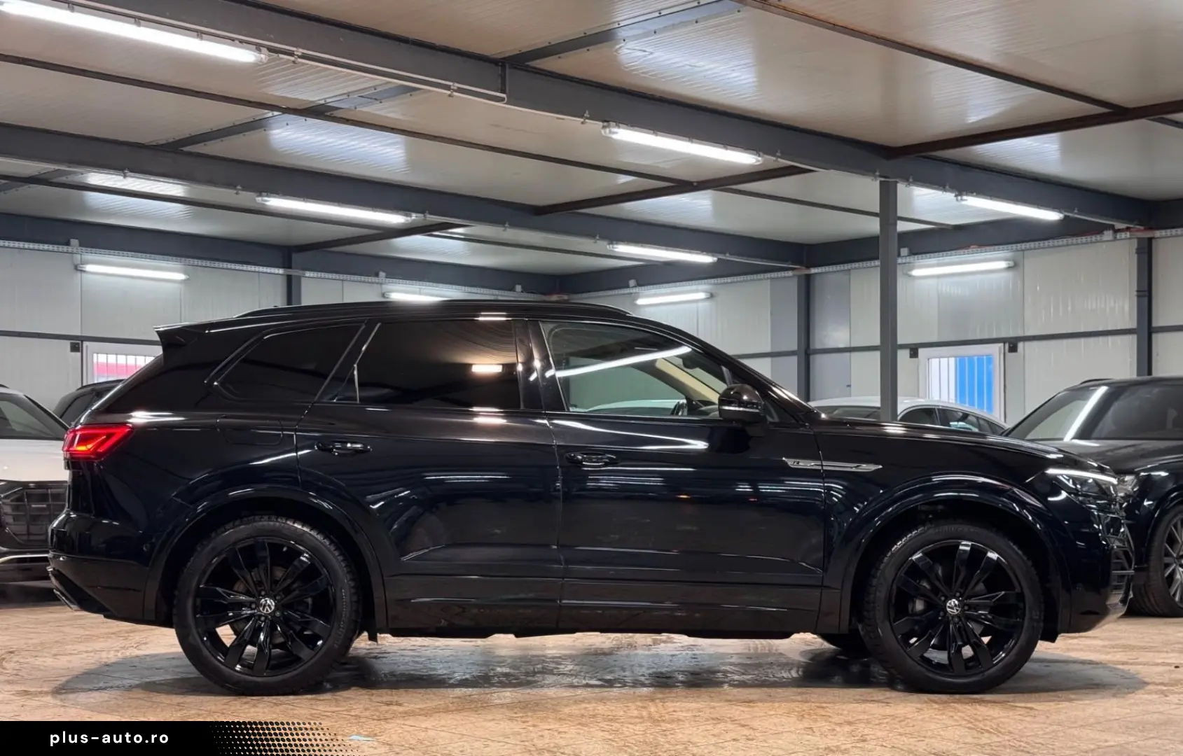 VW Touareg 4M R LINE DYN VIR AHK MTRX BLACK STHZ