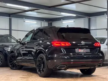 VW Touareg 4M R LINE DYN VIR AHK MTRX BLACK STHZ