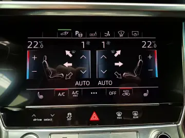 AUDI A7 Sportback 55 TFSIe Q S LINE BuO AHK PANO HuD