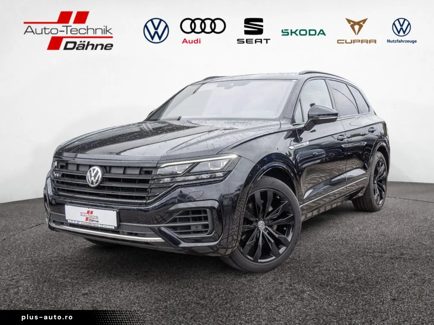 VW Touareg R-Line 3 0 l V6 TDI 4M PANO MATRIX-LED