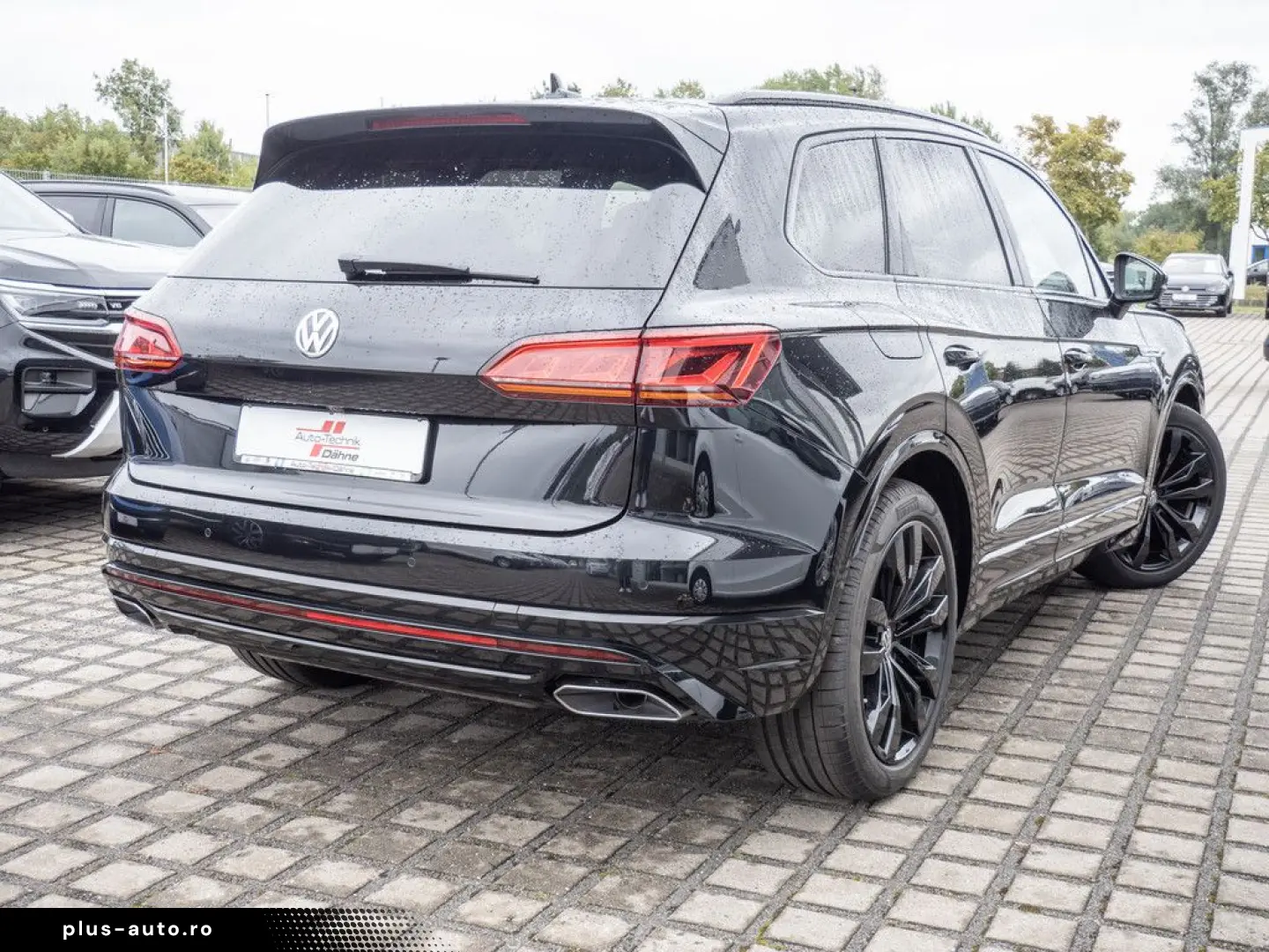 VW Touareg R-Line 3 0 l V6 TDI 4M PANO MATRIX-LED