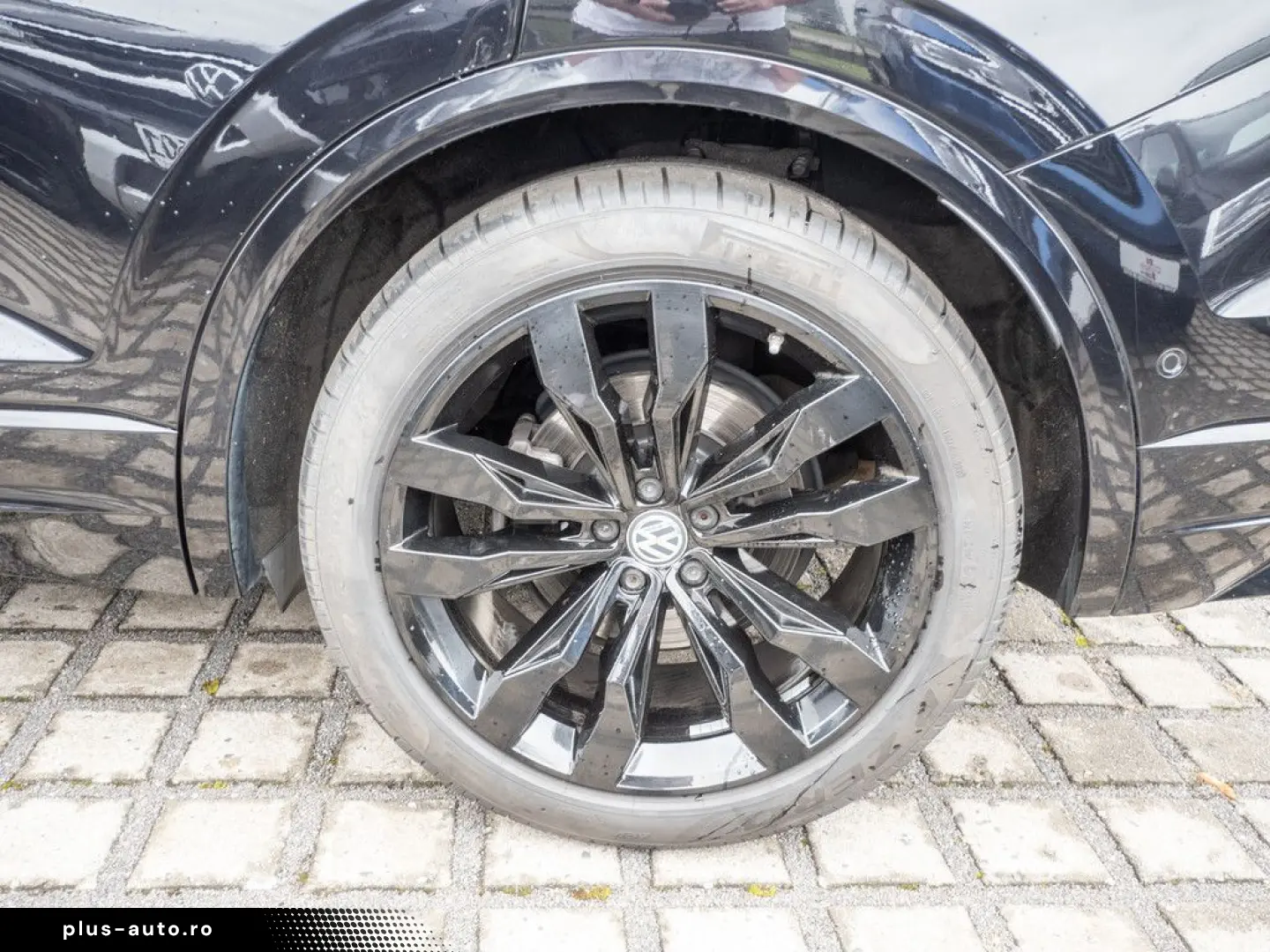 VW Touareg R-Line 3 0 l V6 TDI 4M PANO MATRIX-LED