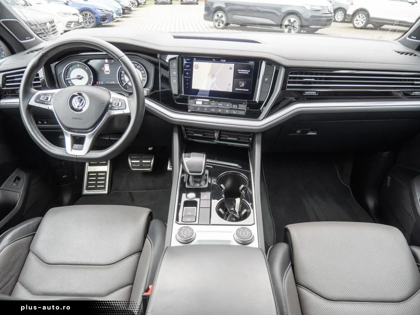 VW Touareg R-Line 3 0 l V6 TDI 4M PANO MATRIX-LED