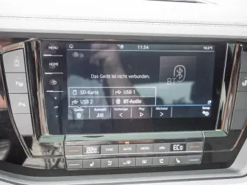 VW Touareg R-Line 3 0 l V6 TDI 4M PANO MATRIX-LED