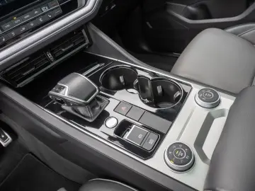 VW Touareg R-Line 3 0 l V6 TDI 4M PANO MATRIX-LED