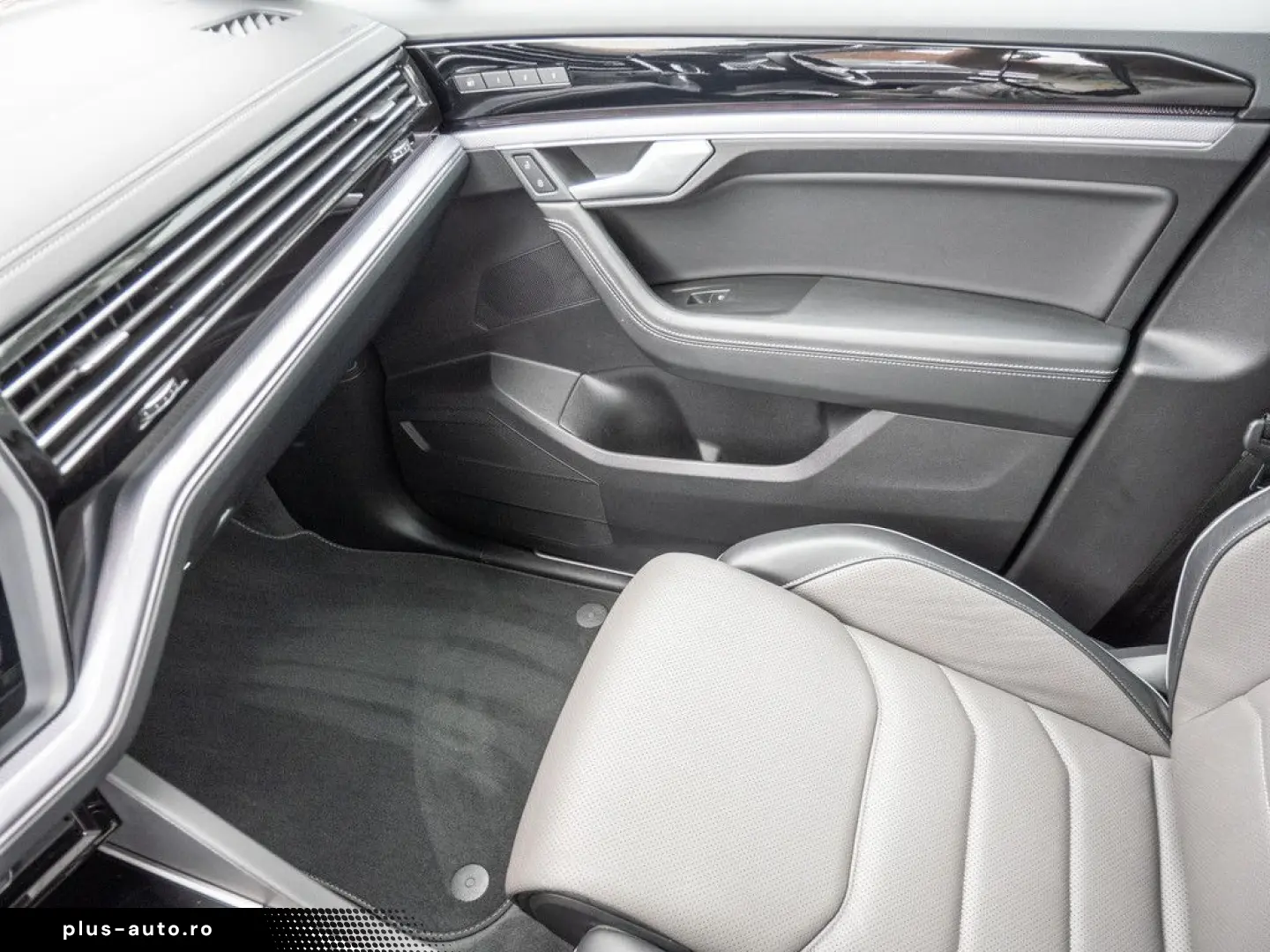 VW Touareg R-Line 3 0 l V6 TDI 4M PANO MATRIX-LED