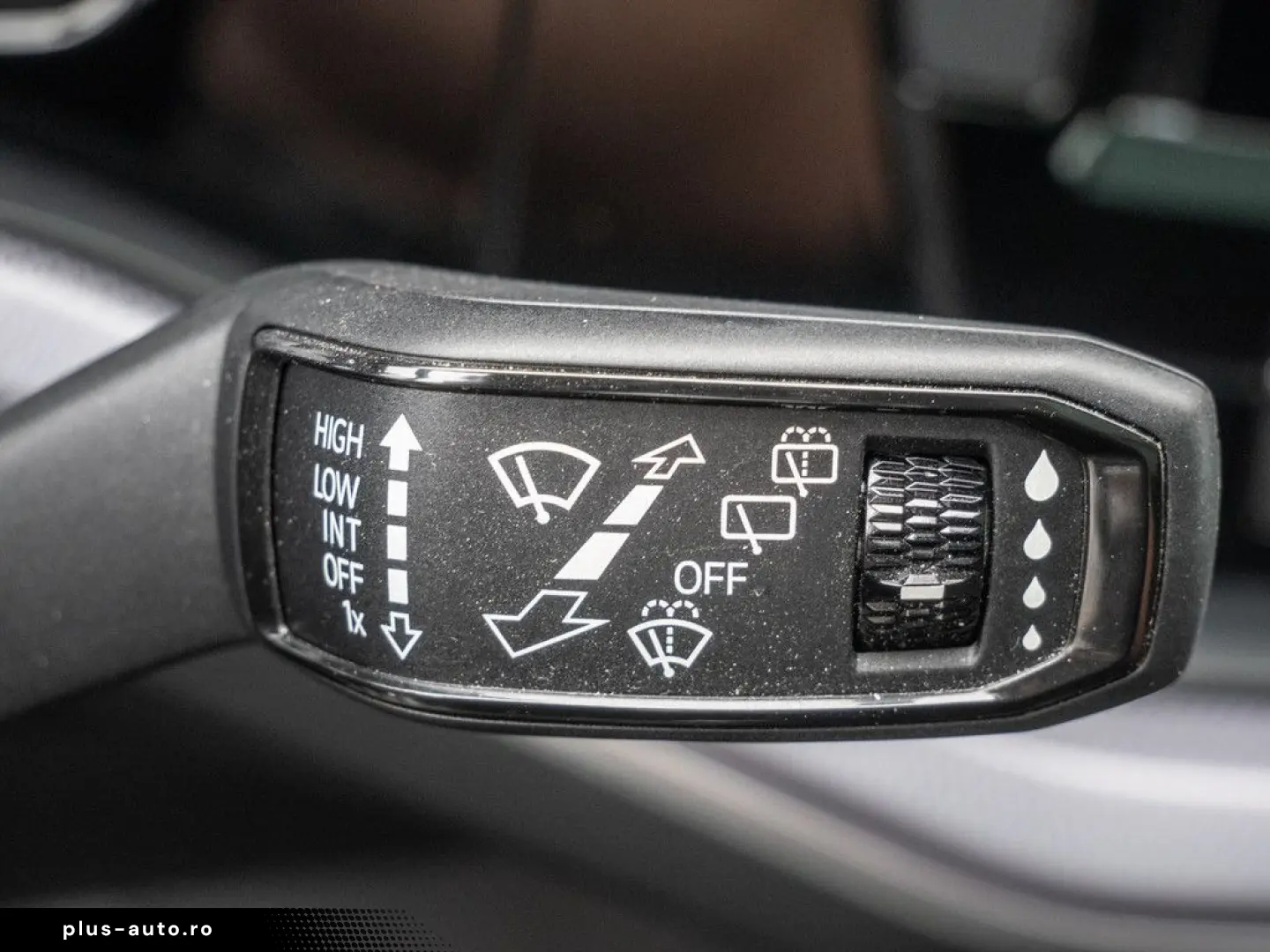 VW Touareg R-Line 3 0 l V6 TDI 4M PANO MATRIX-LED