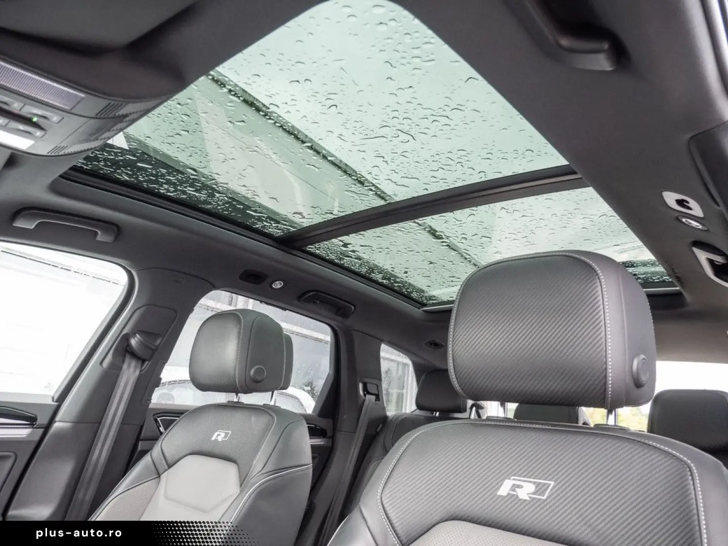 VW Touareg R-Line 3 0 l V6 TDI 4M PANO MATRIX-LED