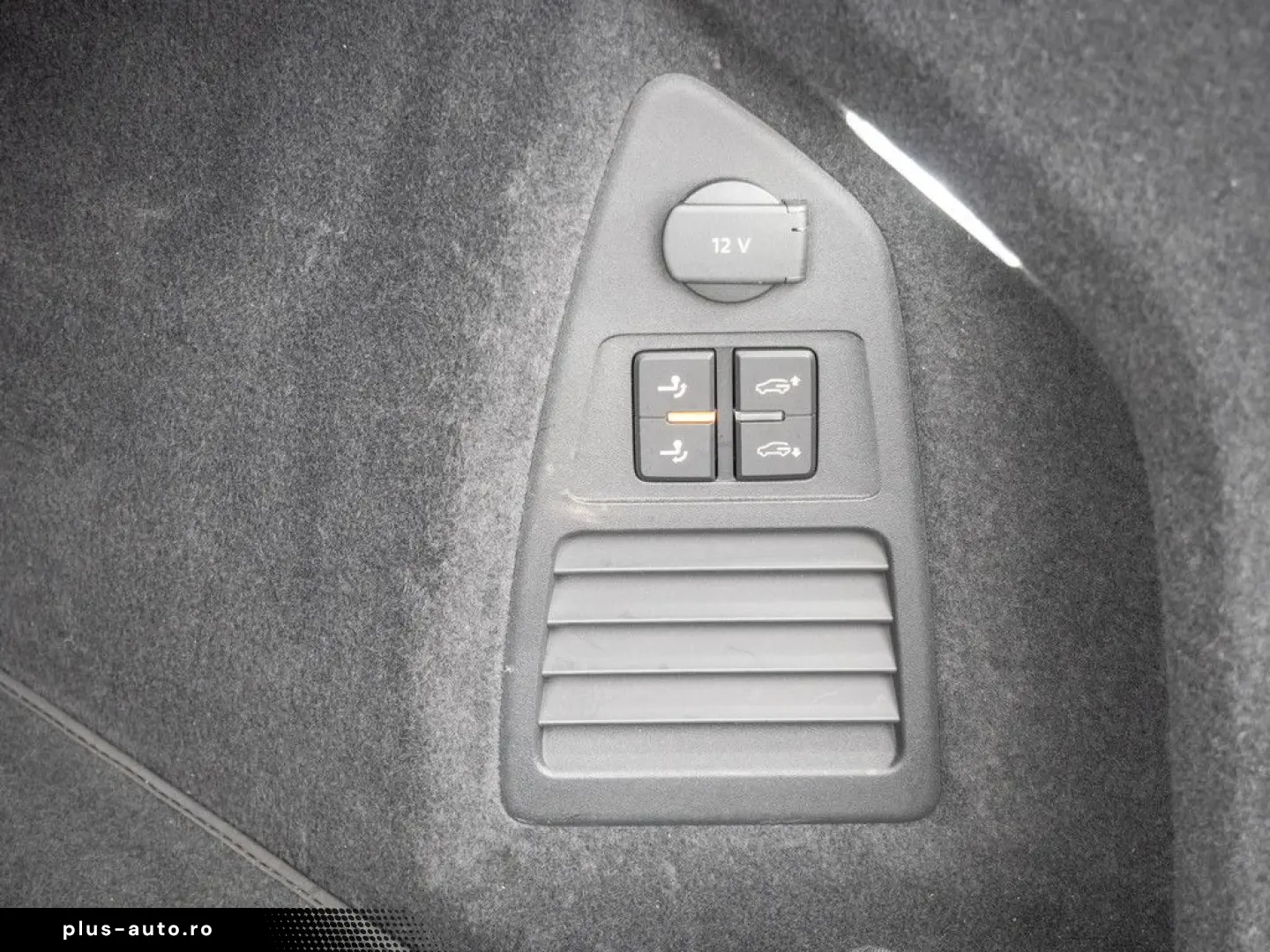 VW Touareg R-Line 3 0 l V6 TDI 4M PANO MATRIX-LED