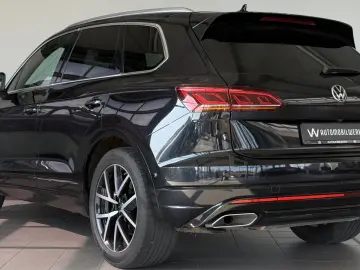 VW Touareg R-Line 4M  PANO  LUFT  HUD  MATRIX  AHK