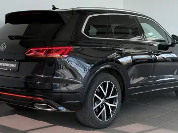 VW Touareg R-Line 4M  PANO  LUFT  HUD  MATRIX  AHK