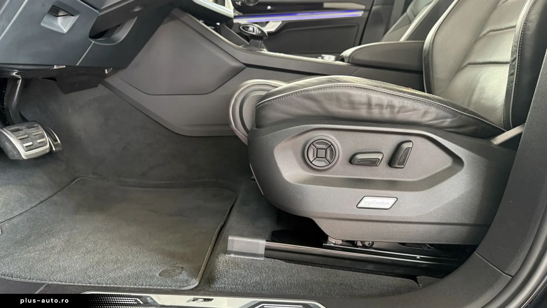 VW Touareg R-Line 4M  PANO  LUFT  HUD  MATRIX  AHK