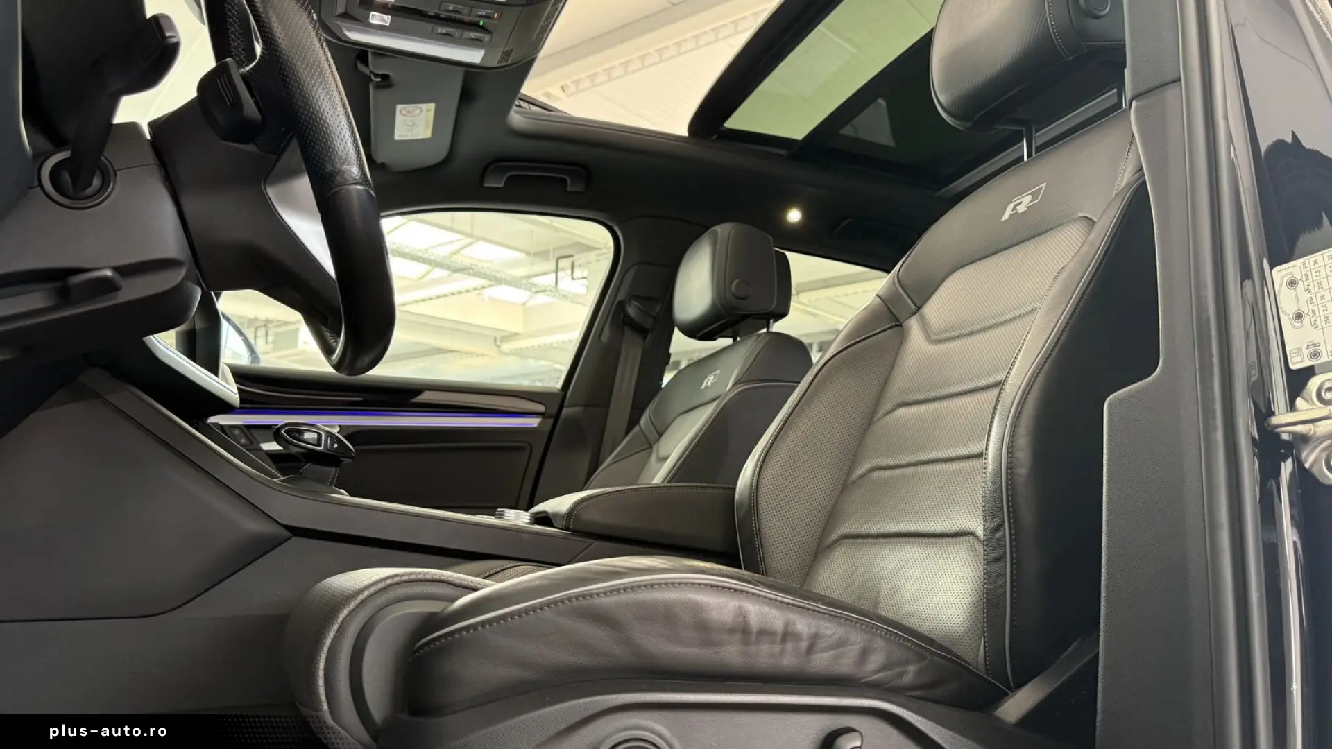 VW Touareg R-Line 4M  PANO  LUFT  HUD  MATRIX  AHK