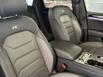 VW Touareg R-Line 4M  PANO  LUFT  HUD  MATRIX  AHK