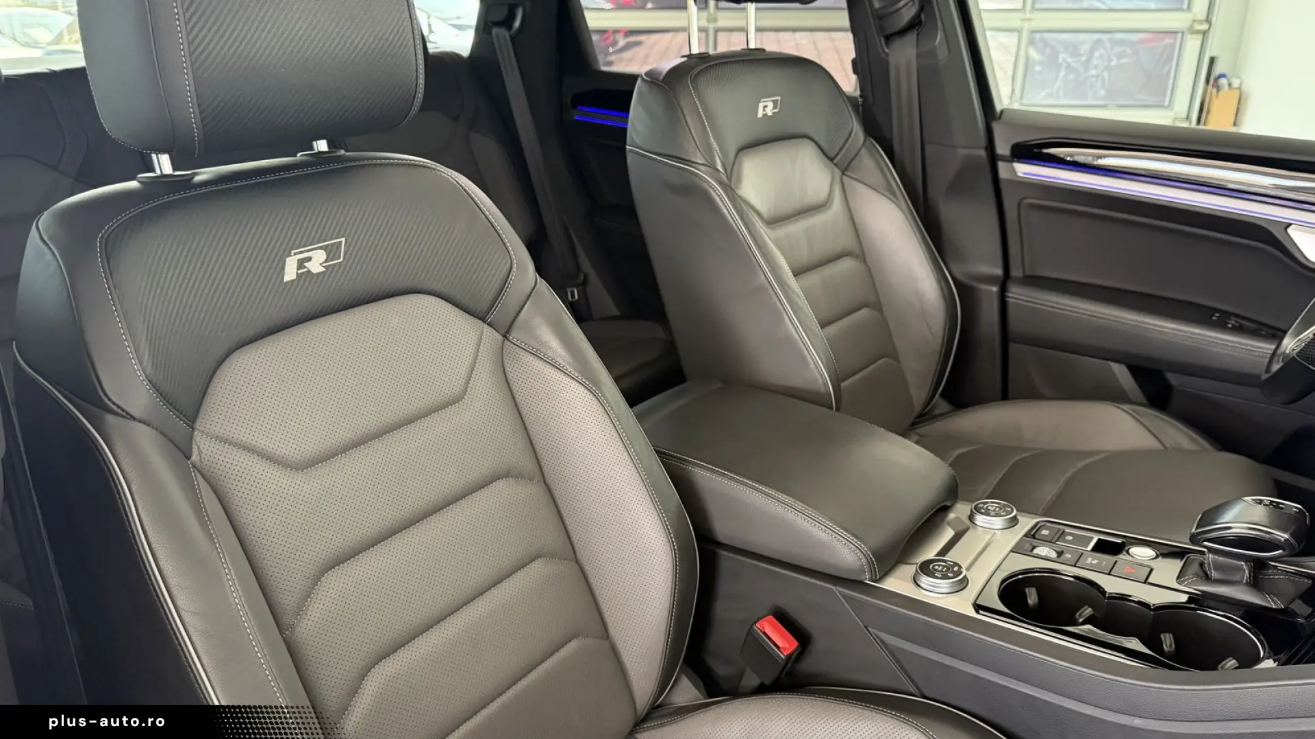 VW Touareg R-Line 4M  PANO  LUFT  HUD  MATRIX  AHK