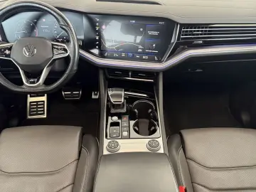 VW Touareg R-Line 4M  PANO  LUFT  HUD  MATRIX  AHK