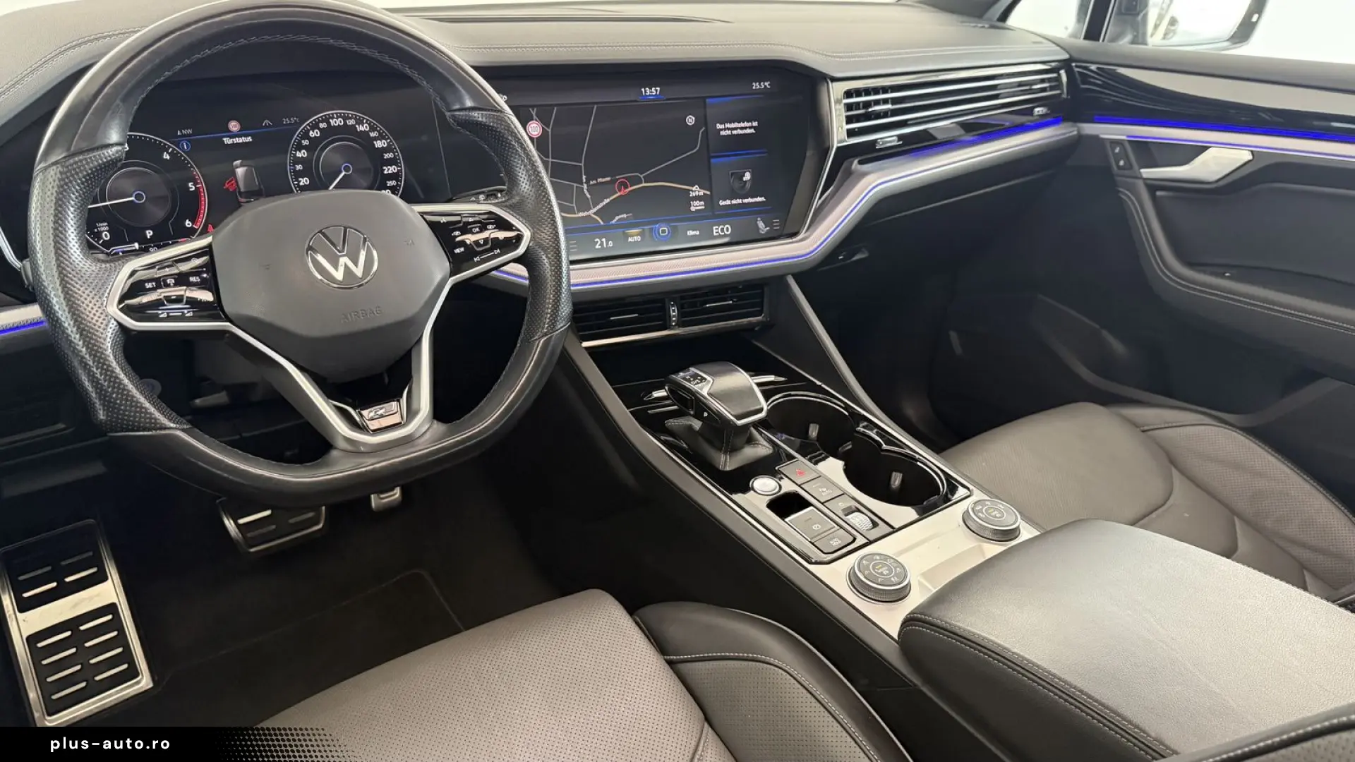 VW Touareg R-Line 4M  PANO  LUFT  HUD  MATRIX  AHK