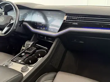 VW Touareg R-Line 4M  PANO  LUFT  HUD  MATRIX  AHK