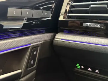 VW Touareg R-Line 4M  PANO  LUFT  HUD  MATRIX  AHK