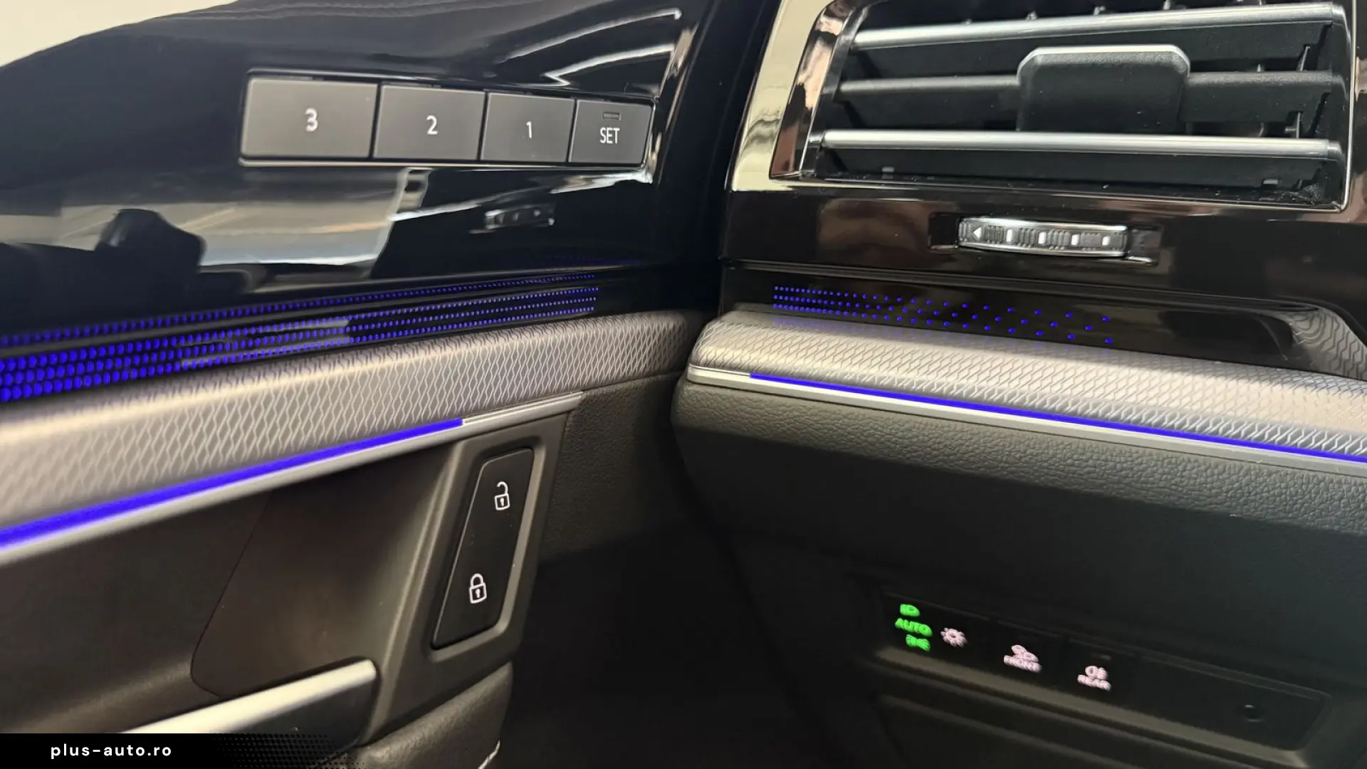 VW Touareg R-Line 4M  PANO  LUFT  HUD  MATRIX  AHK