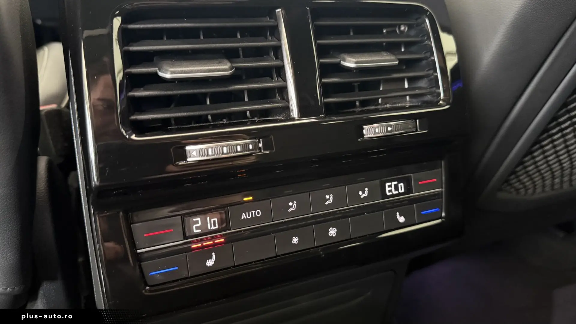 VW Touareg R-Line 4M  PANO  LUFT  HUD  MATRIX  AHK