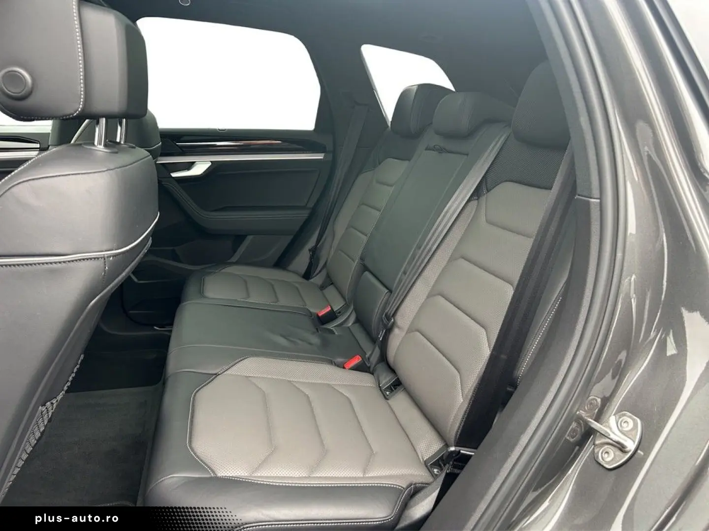 VW Touareg 3.0 V6 TDI Tiptronic 4Motion R-Line AHK