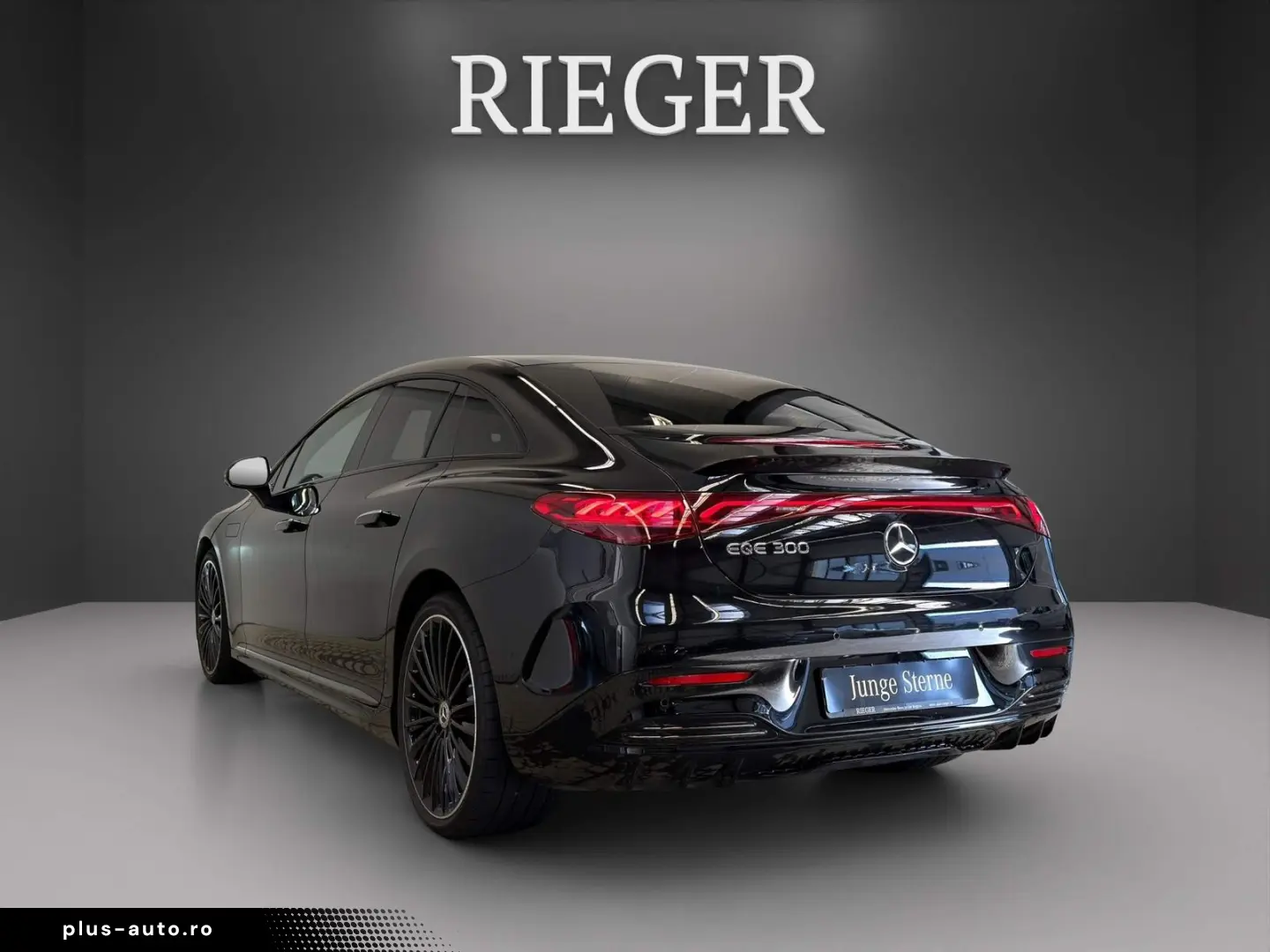 MERCEDES-BENZ EQE 300 AMG Pano HUD Airmatic AHK NIGH&hellip;