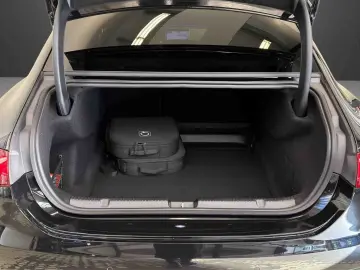 MERCEDES-BENZ EQE 300 AMG Pano HUD Airmatic AHK NIGH&hellip;