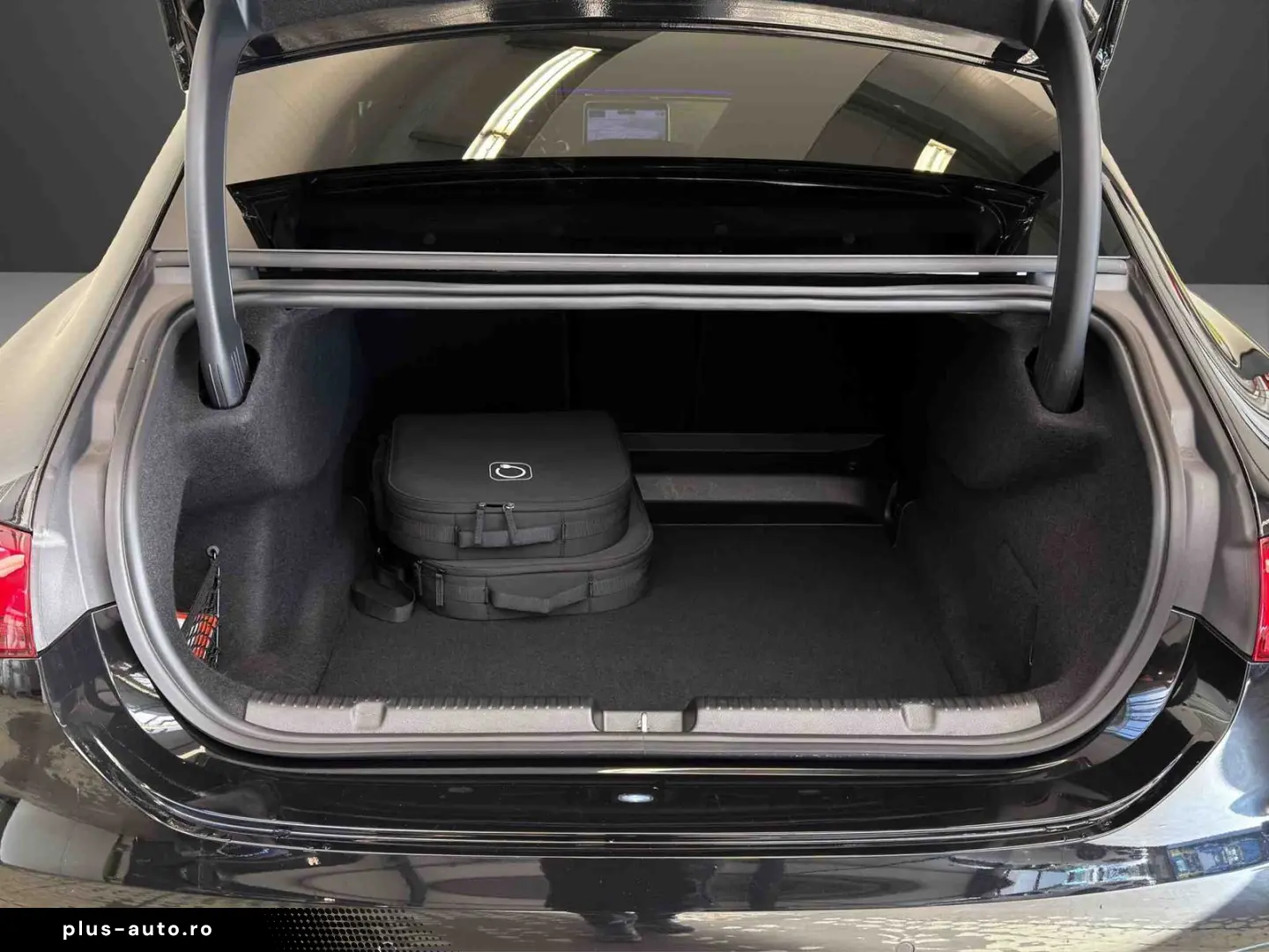 MERCEDES-BENZ EQE 300 AMG Pano HUD Airmatic AHK NIGH&hellip;