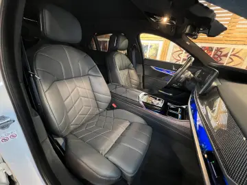 BMW 750 e xDrive M-Sport  Kristall  Leder  HUD  Pano