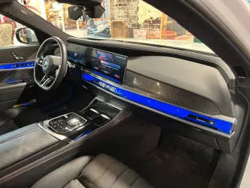 BMW 750 e xDrive M-Sport  Kristall  Leder  HUD  Pano