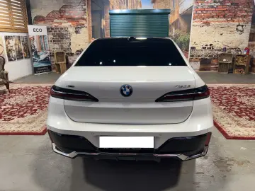 BMW 750 e xDrive M-Sport  Kristall  Leder  HUD  Pano