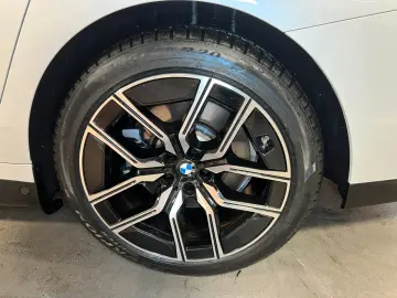 BMW 750 e xDrive M-Sport  Kristall  Leder  HUD  Pano