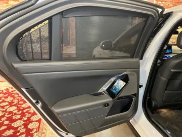 BMW 750 e xDrive M-Sport  Kristall  Leder  HUD  Pano