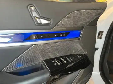 BMW 750 e xDrive M-Sport  Kristall  Leder  HUD  Pano