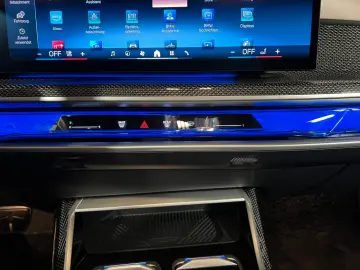 BMW 750 e xDrive M-Sport  Kristall  Leder  HUD  Pano