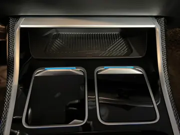 BMW 750 e xDrive M-Sport  Kristall  Leder  HUD  Pano