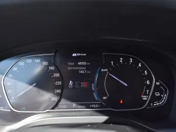 BMW X3 xDrive30e DAB LED WLAN Parkassistent AHK Shz