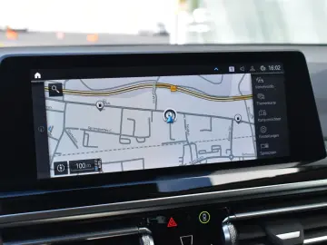 BMW X3 xDrive30e DAB LED WLAN Parkassistent AHK Shz