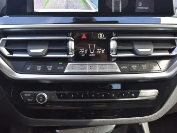 BMW X3 xDrive30e DAB LED WLAN Parkassistent AHK Shz